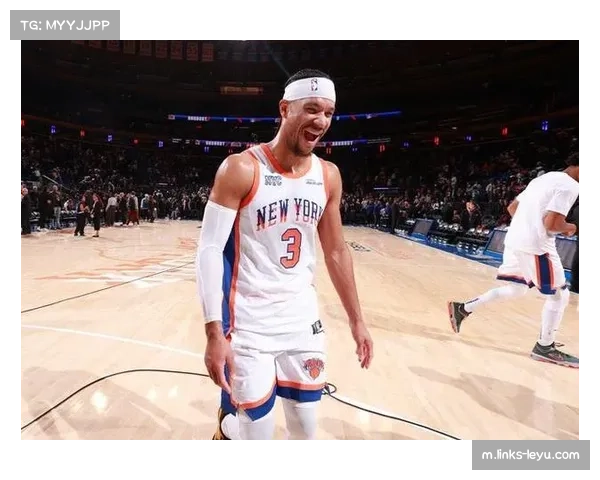 迈克·布朗赞哈特表现亮眼 阿奴诺比因抽筋缺席最后一节